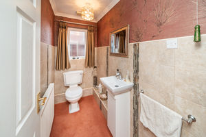 GUEST CLOAKROOM- click for photo gallery
